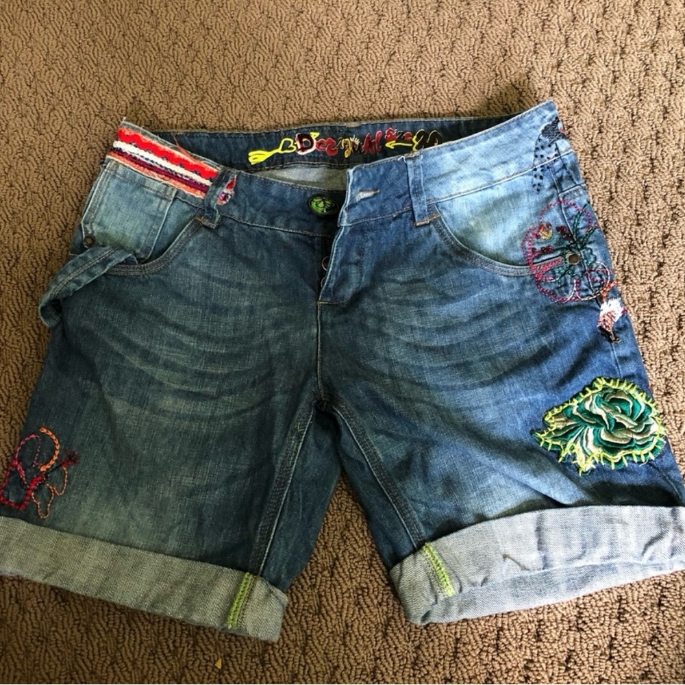 🥾NEW | DESIGUAL 7.5” Designer Embellished Embroidered Bermuda Jean Shorts